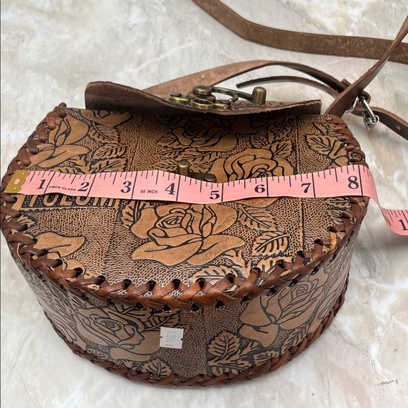 Mexican Tan Floral Tooled Leather Crossbody with Brass Clasp - Picture 8 of 14